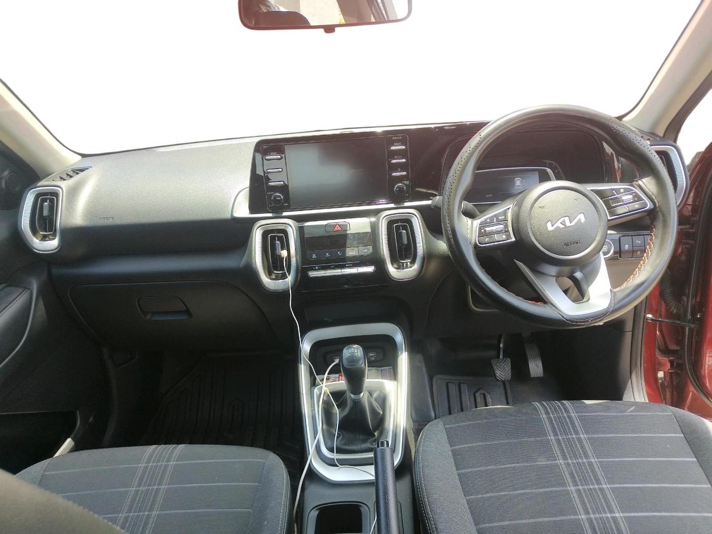 2024 KIA SONET HTK PLUS 1.0 TURBO PETROL IMT, Petrol, Manual, 31,286 km, interior