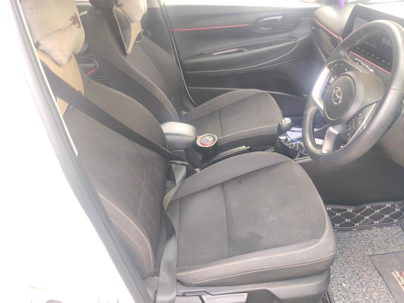 2022 Hyundai NEW I20 ASTA (O) 1.2 MT, Petrol, Manual, 30,094 km, interior