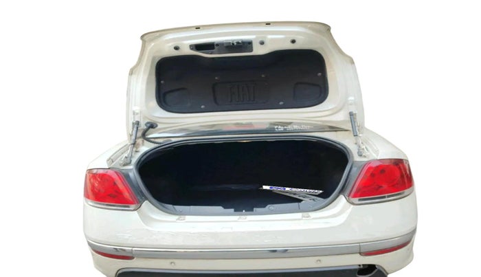 2015 Fiat Linea EMOTION 1.3 L ADVANCED MULTIJET, Diesel, Manual, 89,411 km, exterior