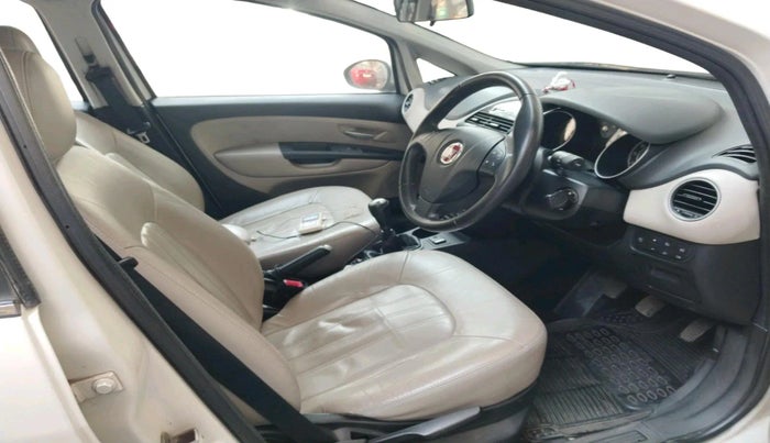 2015 Fiat Linea EMOTION 1.3 L ADVANCED MULTIJET, Diesel, Manual, 89,411 km, interior