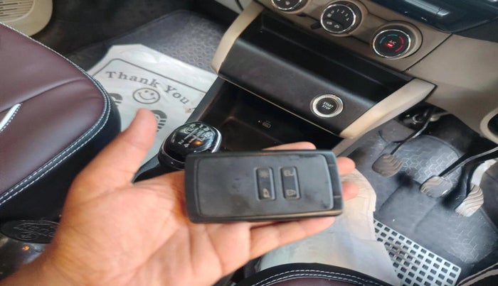 2022 Renault TRIBER RXZ, Petrol, Manual, 1,28,942 km, interior