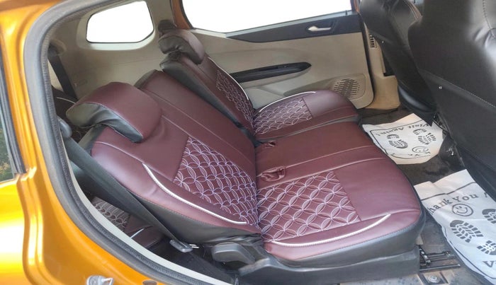 2022 Renault TRIBER RXZ, Petrol, Manual, 1,28,942 km, interior