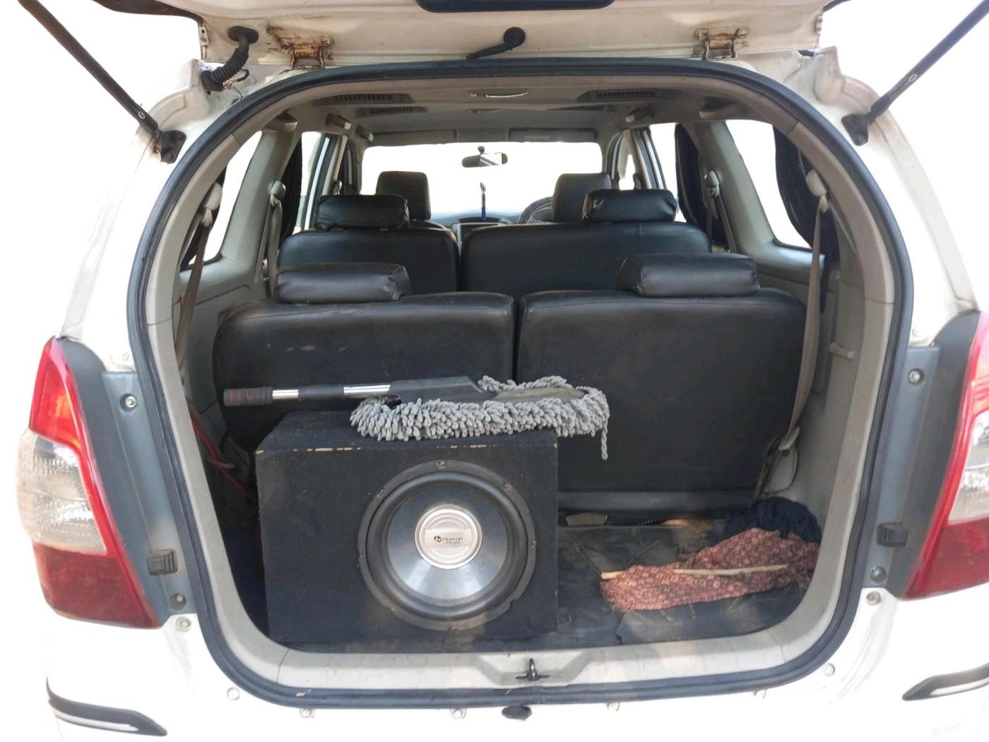 2013 Toyota Innova 2.5 GX 8 STR, Diesel, Manual, 2,08,500 km, exterior