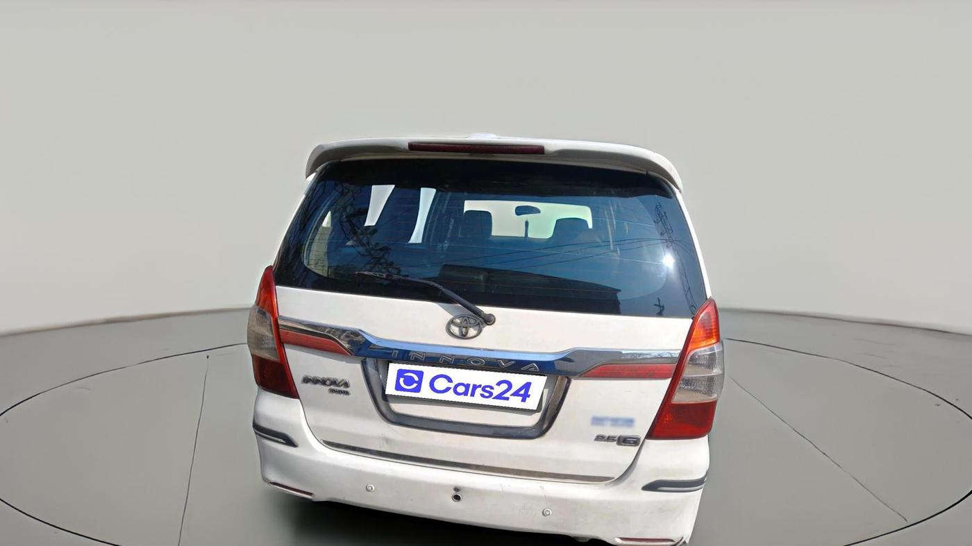 2013 Toyota Innova 2.5 GX 8 STR, Diesel, Manual, 2,08,500 km, exterior