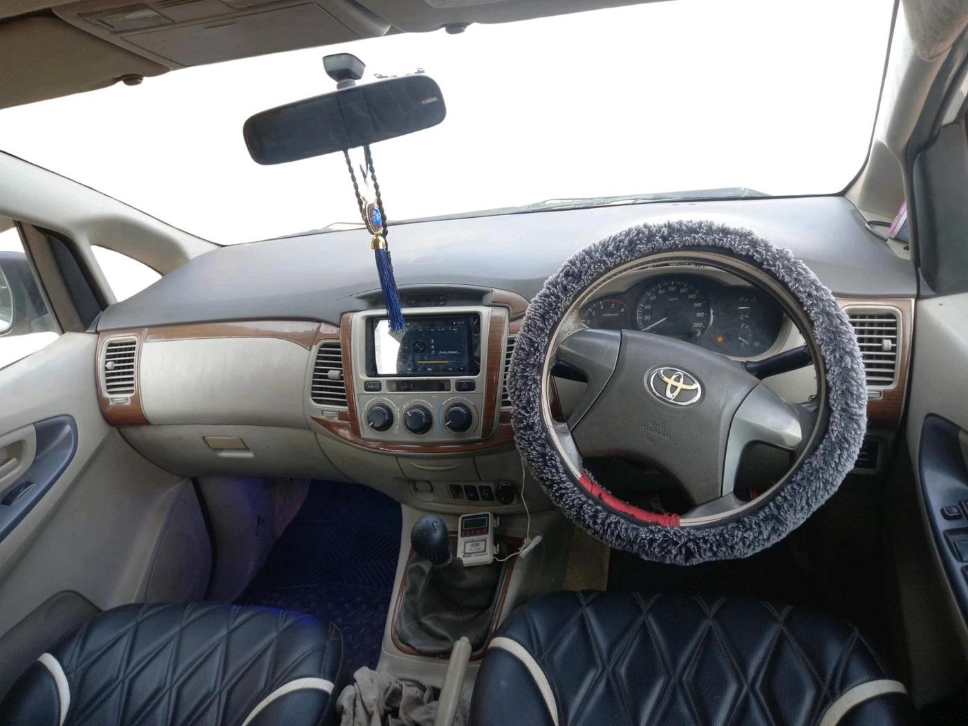 2013 Toyota Innova 2.5 GX 8 STR, Diesel, Manual, 2,08,500 km, interior