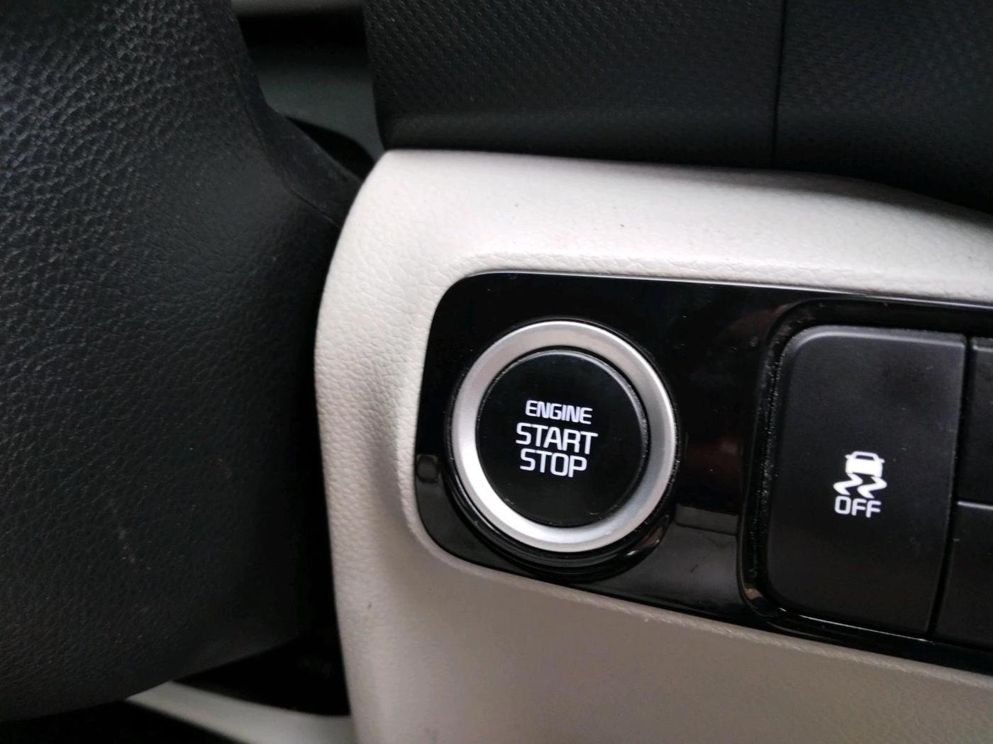 2024 KIA SONET HTX 1.0 TURBO PETROL IMT, Petrol, Manual, 25,860 km, interior