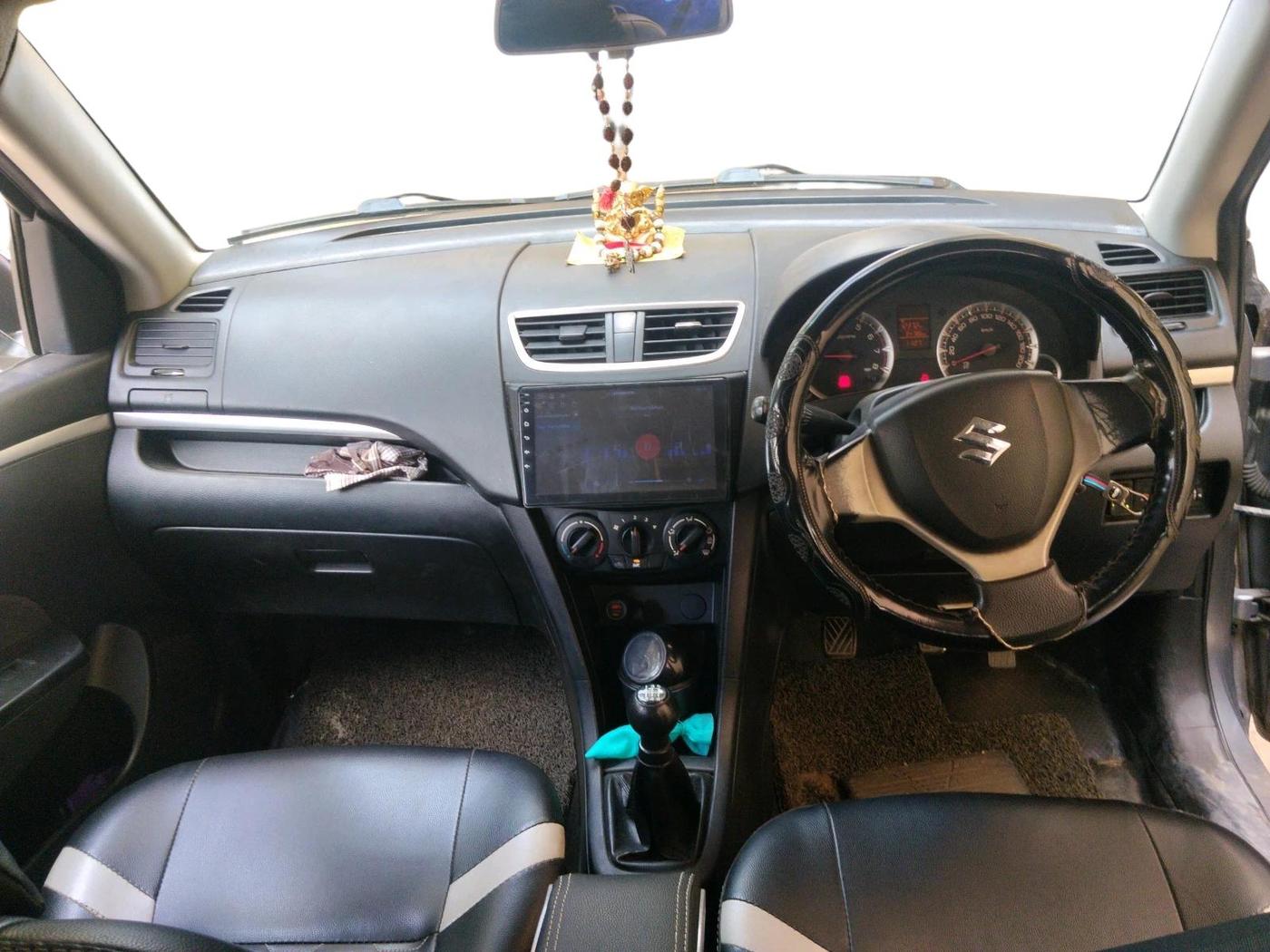 2013 Maruti Swift VXI, CNG, Manual, 94,786 km, interior