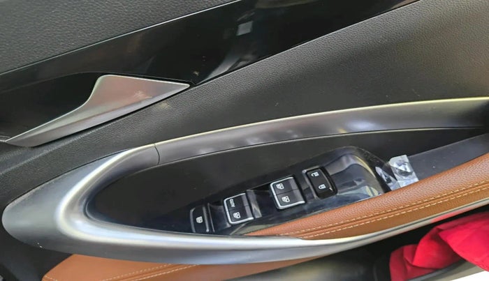 2022 MG HECTOR PLUS SELECT 2.0 DIESEL TURBO MT 7-STR, Diesel, Manual, 30,715 km, interior