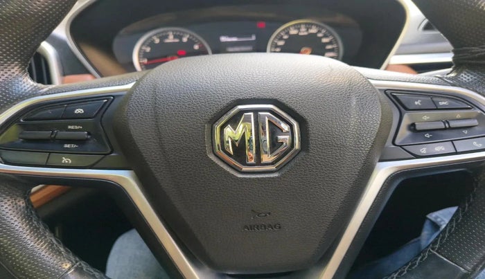 2022 MG HECTOR PLUS SELECT 2.0 DIESEL TURBO MT 7-STR, Diesel, Manual, 30,715 km, interior