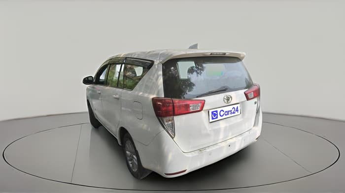 2016 Toyota Innova Crysta 2.4 GX 8 STR, Diesel, Manual, 1,96,555 km, exterior