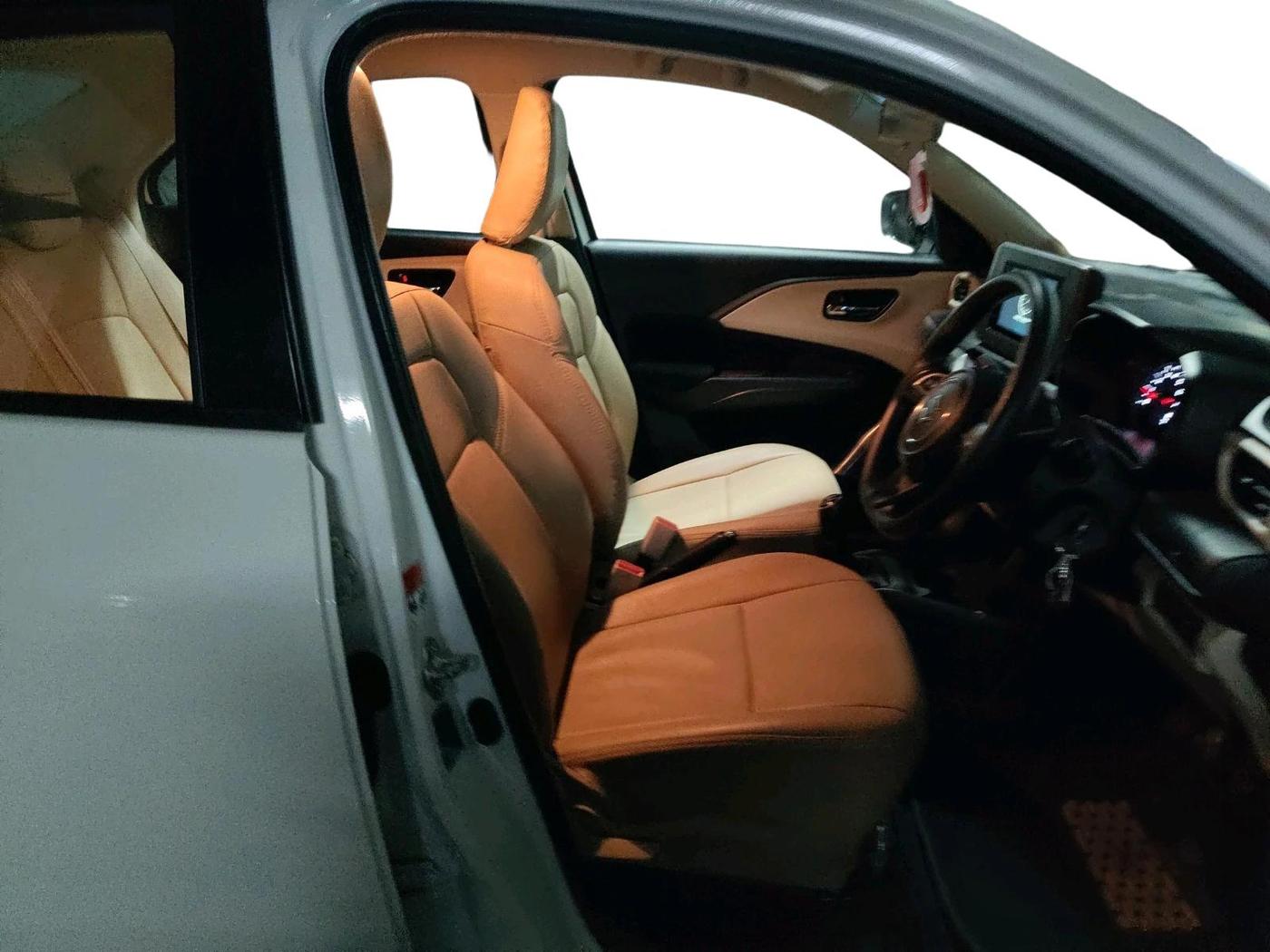 2024 Maruti Dzire VXI, Petrol, Manual, 16,850 km, interior