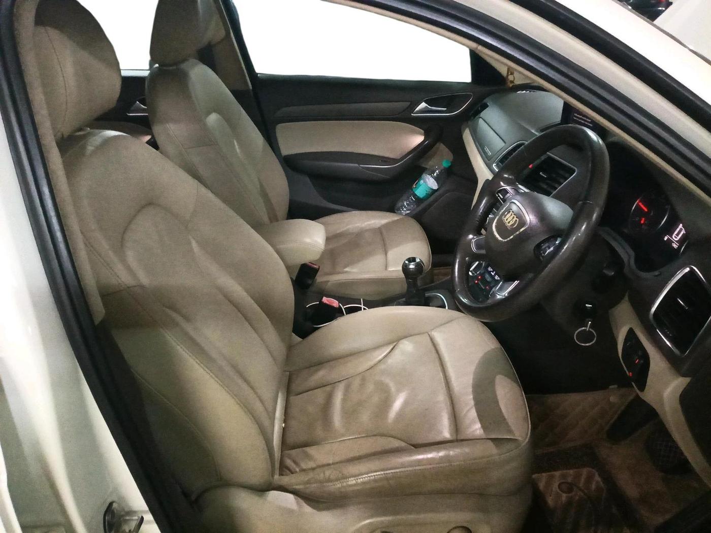 2013 Audi Q3 2.0 QUATTRO TDI AT, Diesel, Automatic, 1,22,536 km, interior