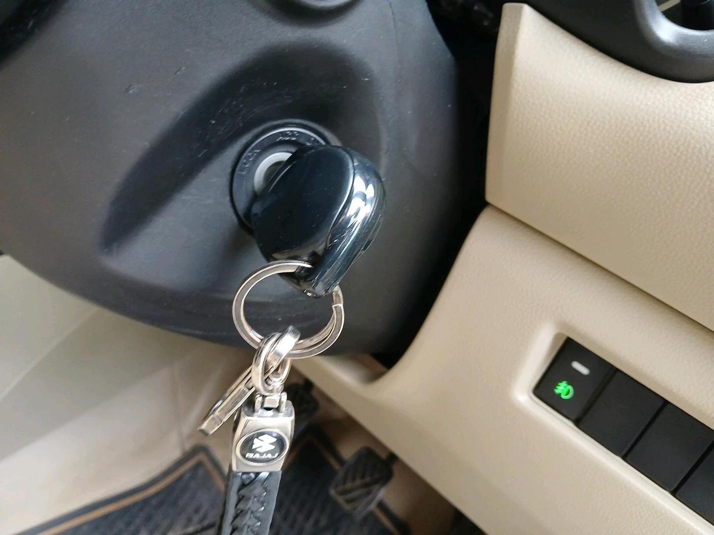 2017 Maruti Dzire VXI, Petrol, Manual, 84,402 km, interior