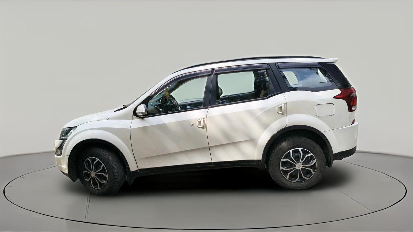 2019 Mahindra XUV500 W7, Diesel, Manual, 1,02,408 km, exterior