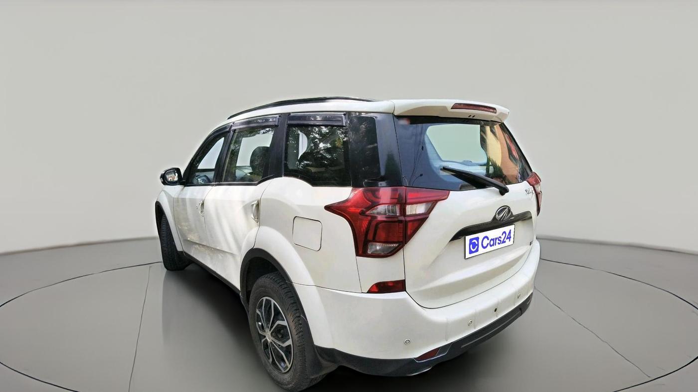 2019 Mahindra XUV500 W7, Diesel, Manual, 1,02,408 km, exterior