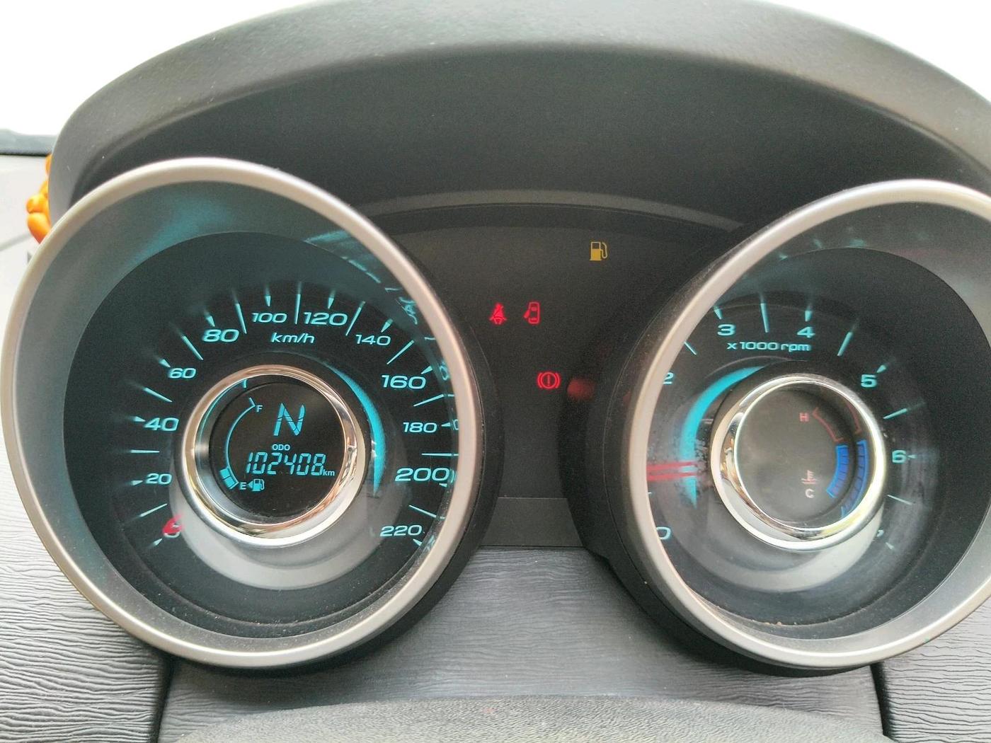 2019 Mahindra XUV500 W7, Diesel, Manual, 1,02,408 km, interior