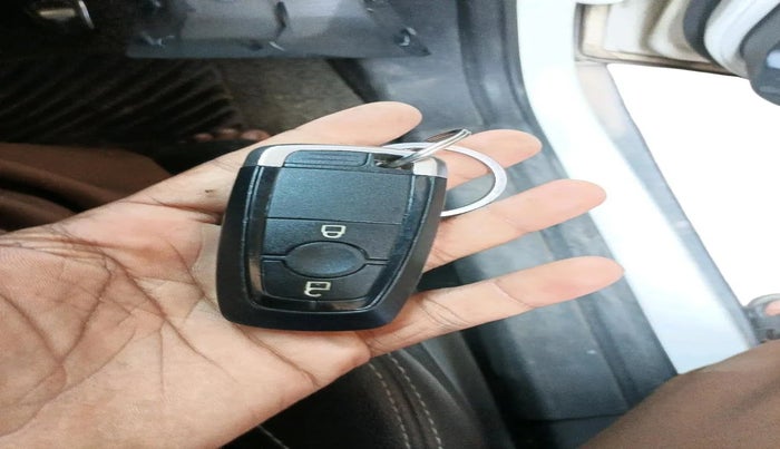 2018 Ford Ecosport TITANIUM + 1.5L DIESEL, Diesel, Manual, 1,01,393 km, interior