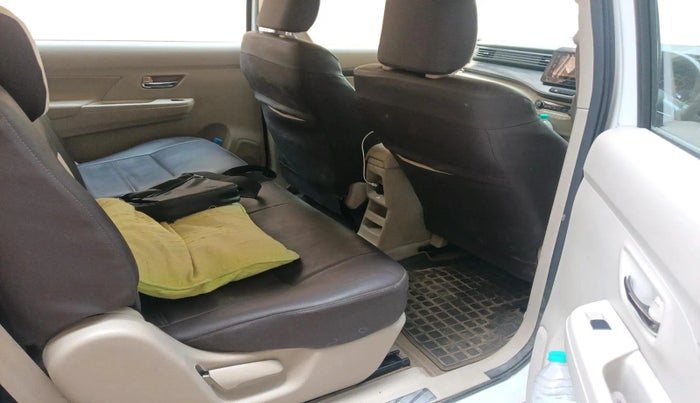 2023 Maruti Ertiga ZXI  CNG, CNG, Manual, 21,284 km, interior