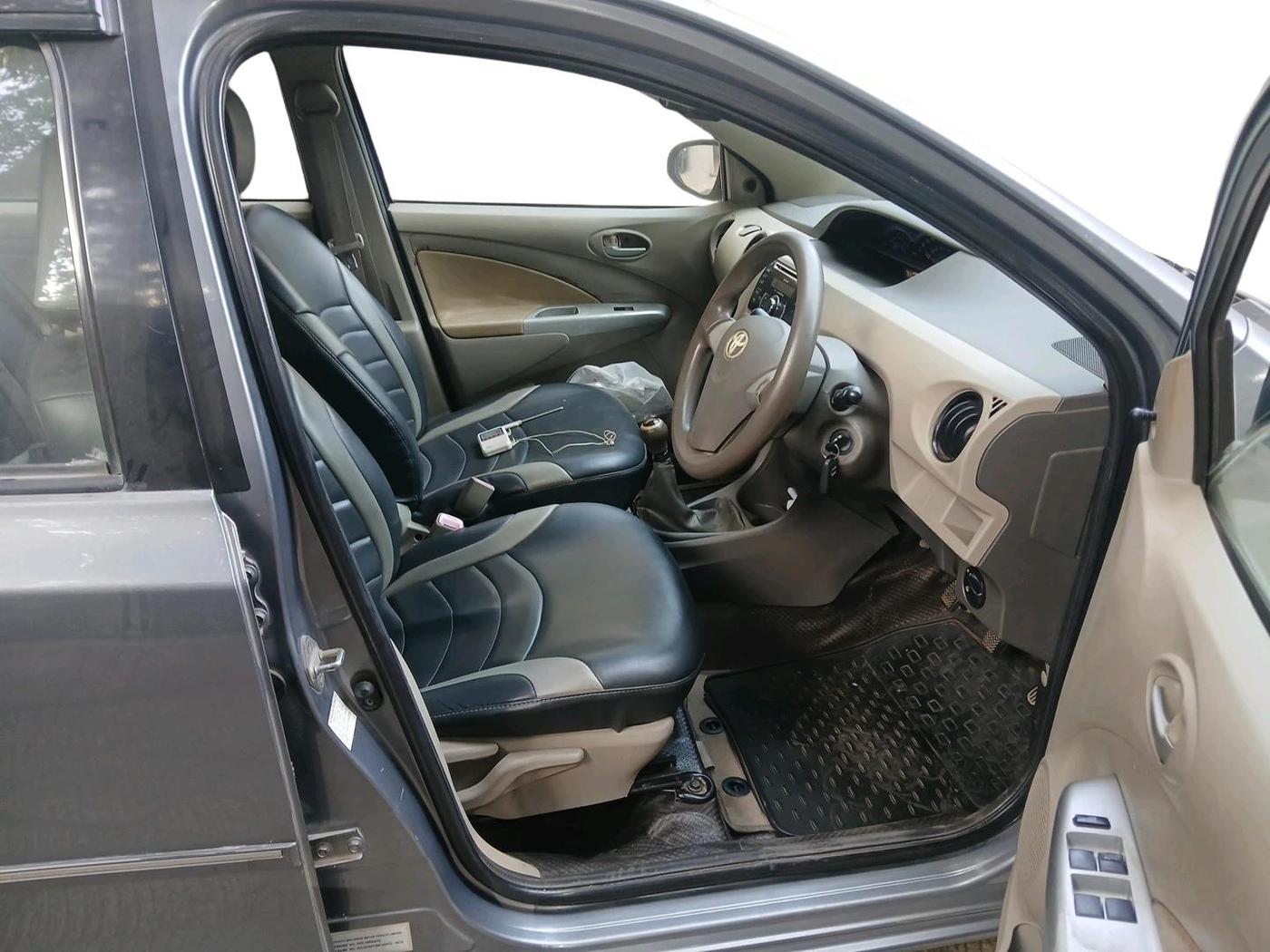 2015 Toyota Etios G, Petrol, Manual, 69,992 km, interior