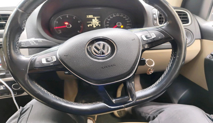 2016 Volkswagen Ameo HIGHLINE1.2L, Petrol, Manual, 20,334 km, interior
