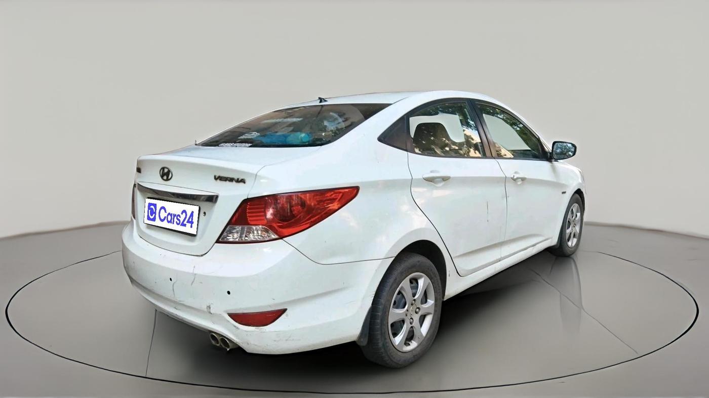 2011 Hyundai Verna FLUIDIC 1.6 VTVT EX, Petrol, Manual, 1,18,784 km, exterior