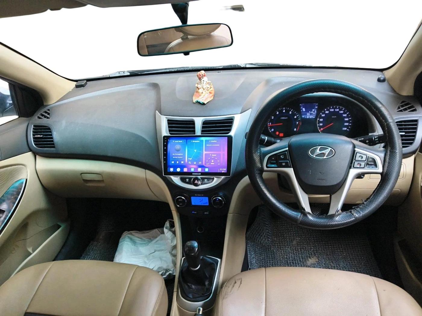 2011 Hyundai Verna FLUIDIC 1.6 VTVT EX, Petrol, Manual, 1,18,784 km, interior