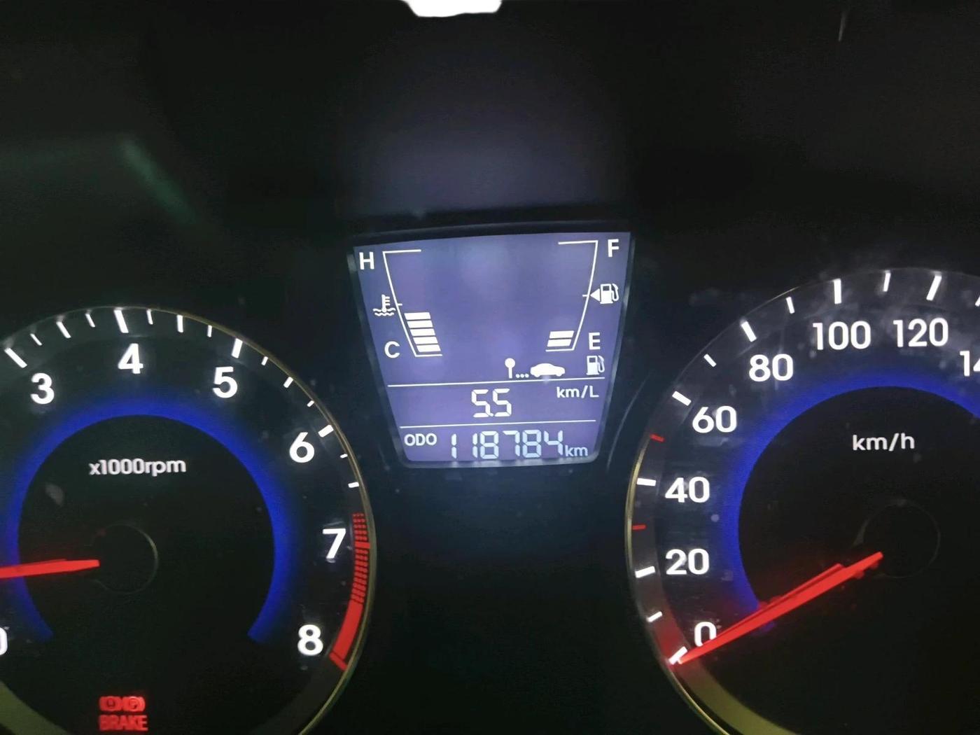 2011 Hyundai Verna FLUIDIC 1.6 VTVT EX, Petrol, Manual, 1,18,784 km, interior