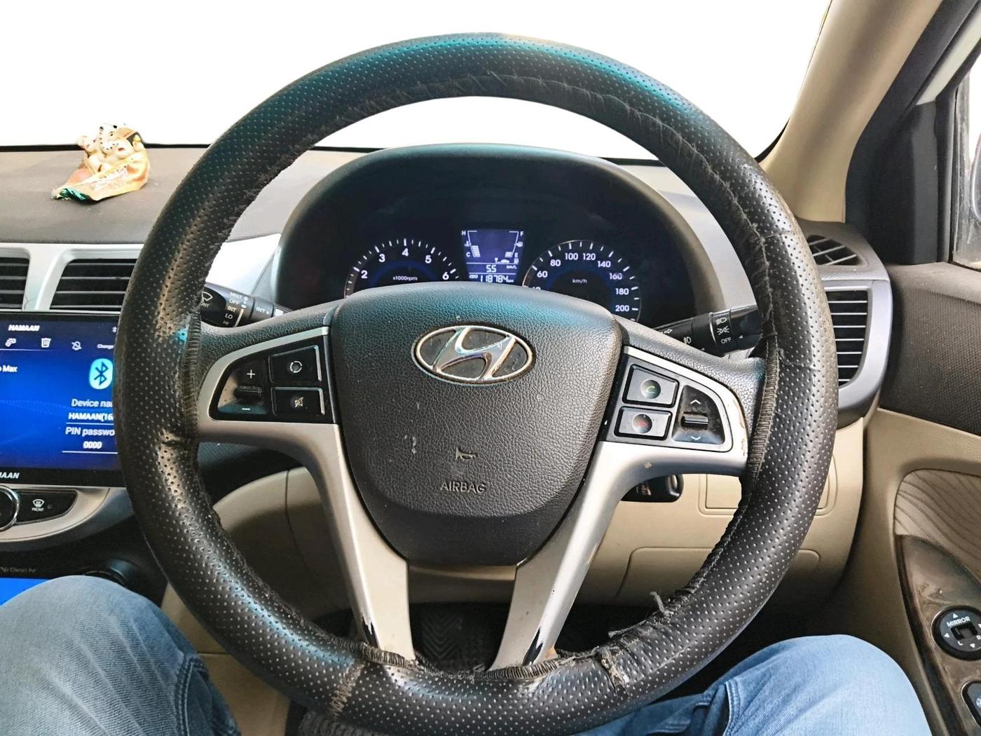 2011 Hyundai Verna FLUIDIC 1.6 VTVT EX, Petrol, Manual, 1,18,784 km, interior