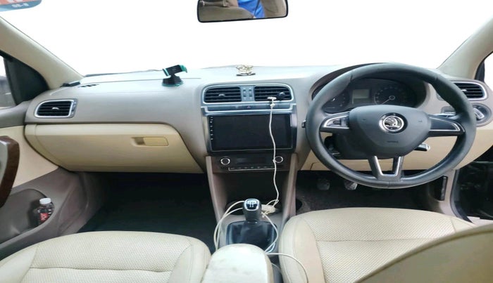 2013 Skoda Rapid ELEGANCE 1.6 TDI CR MT, Diesel, Manual, 2,55,961 km, interior