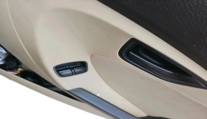 2015 Hyundai Eon MAGNA +, Petrol, Manual, 58,254 km, interior