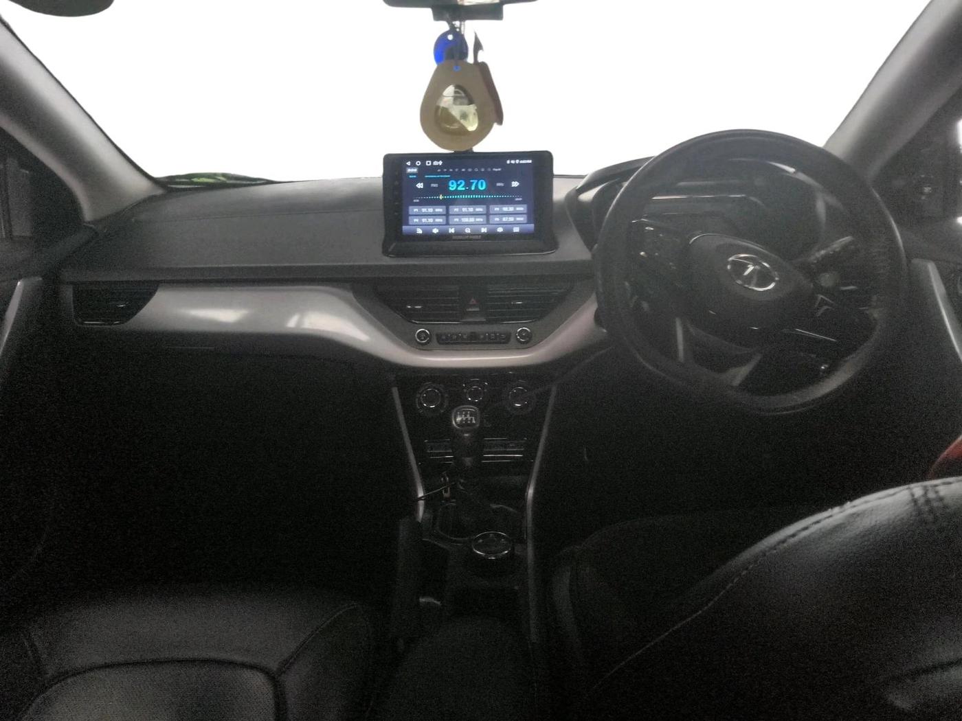 2022 Tata NEXON XM SUNROOF PETROL, Petrol, Manual, 35,168 km, interior