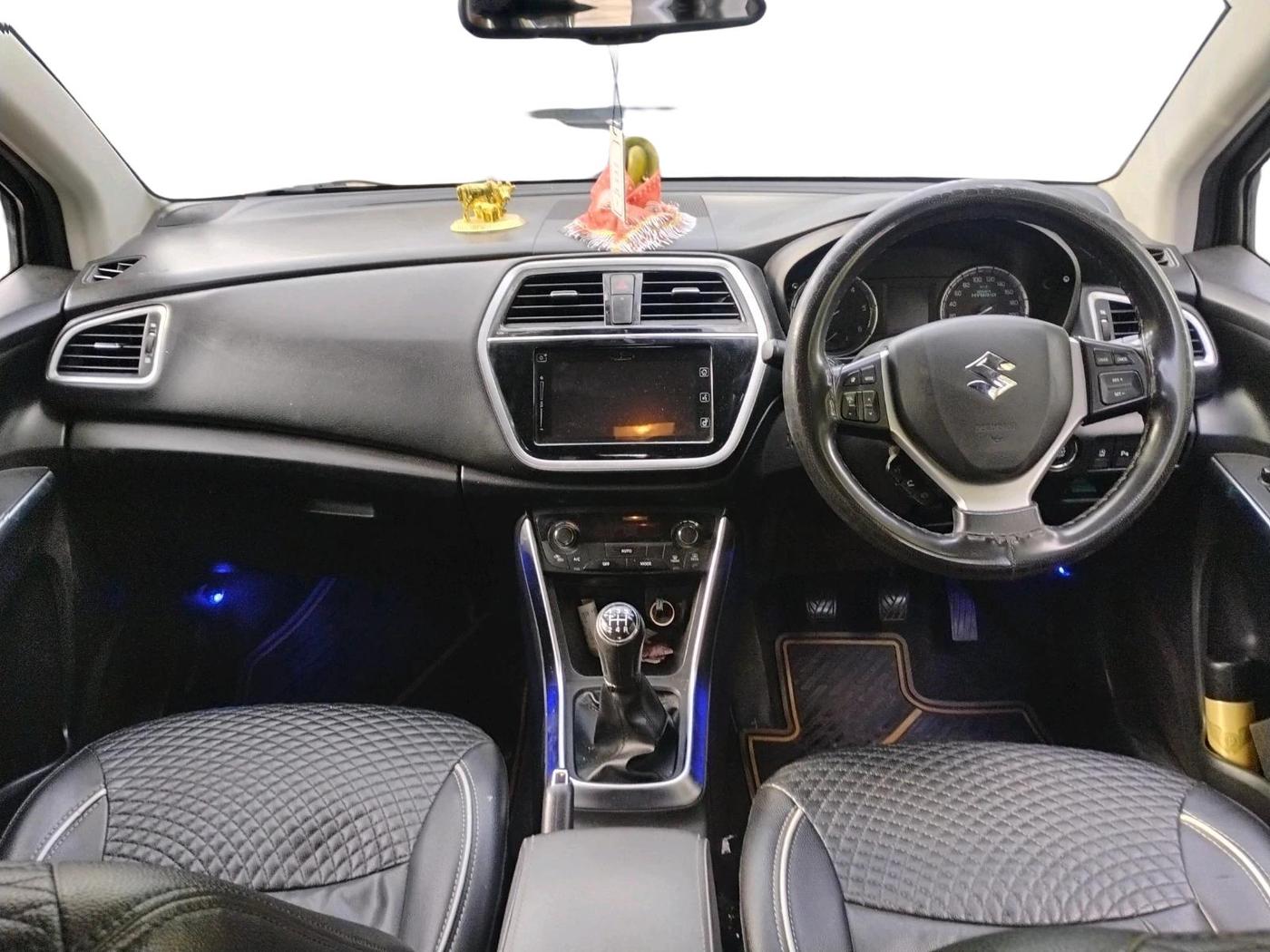 2018 Maruti S Cross ZETA 1.3, Diesel, Manual, 1,32,165 km, interior