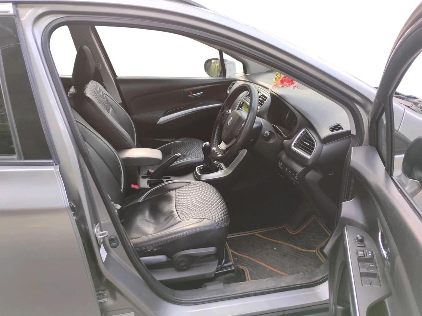 2018 Maruti S Cross ZETA 1.3, Diesel, Manual, 1,32,165 km, interior