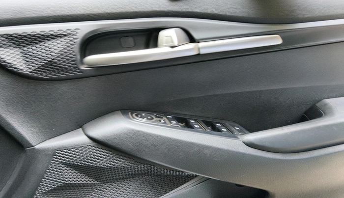 2021 KIA SELTOS HTK PLUS 1.5, Petrol, Manual, 27,003 km, interior