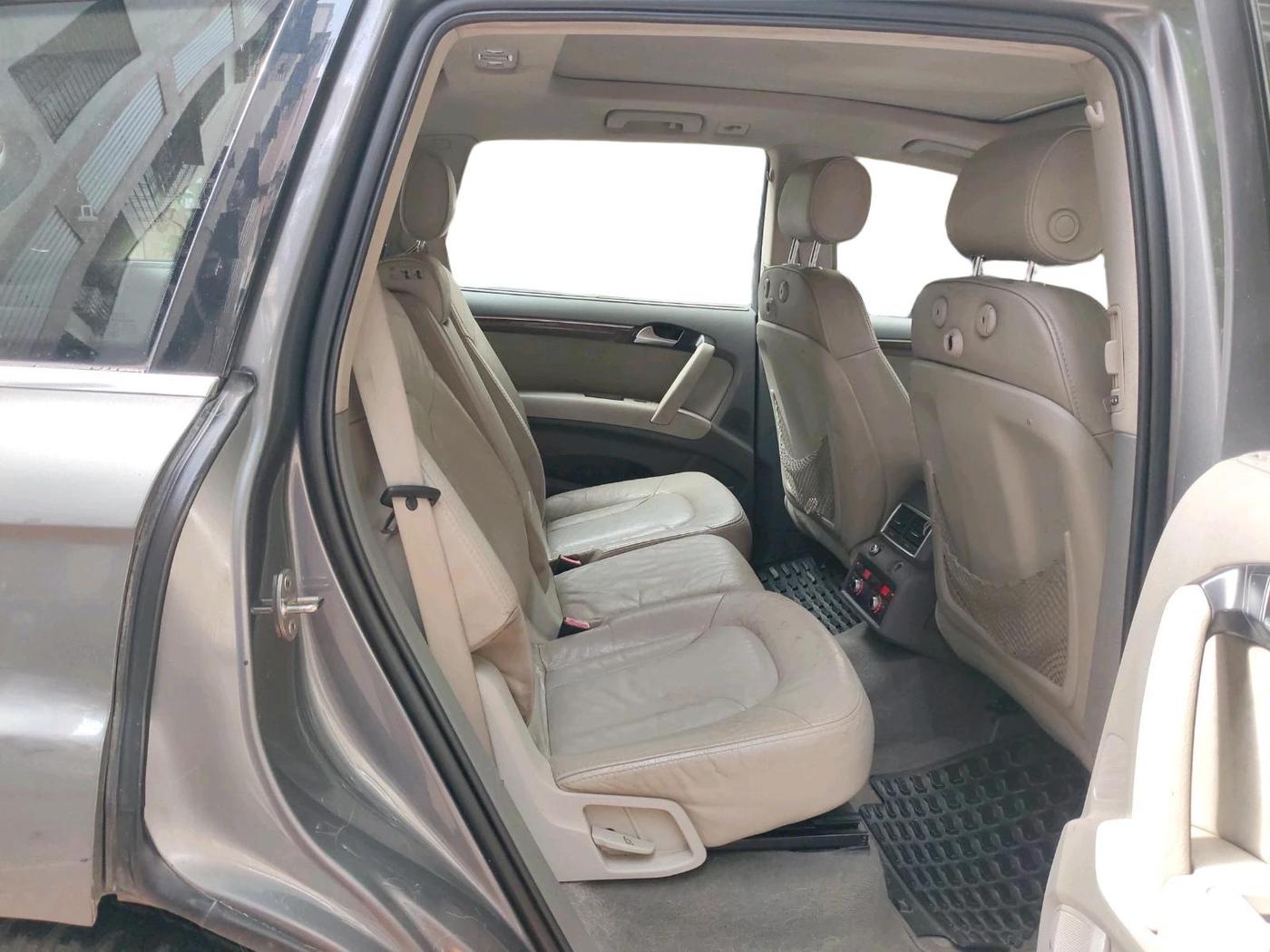 2011 Audi Q7 3.0 TDI QUATTRO, Diesel, Automatic, 1,14,984 km, interior