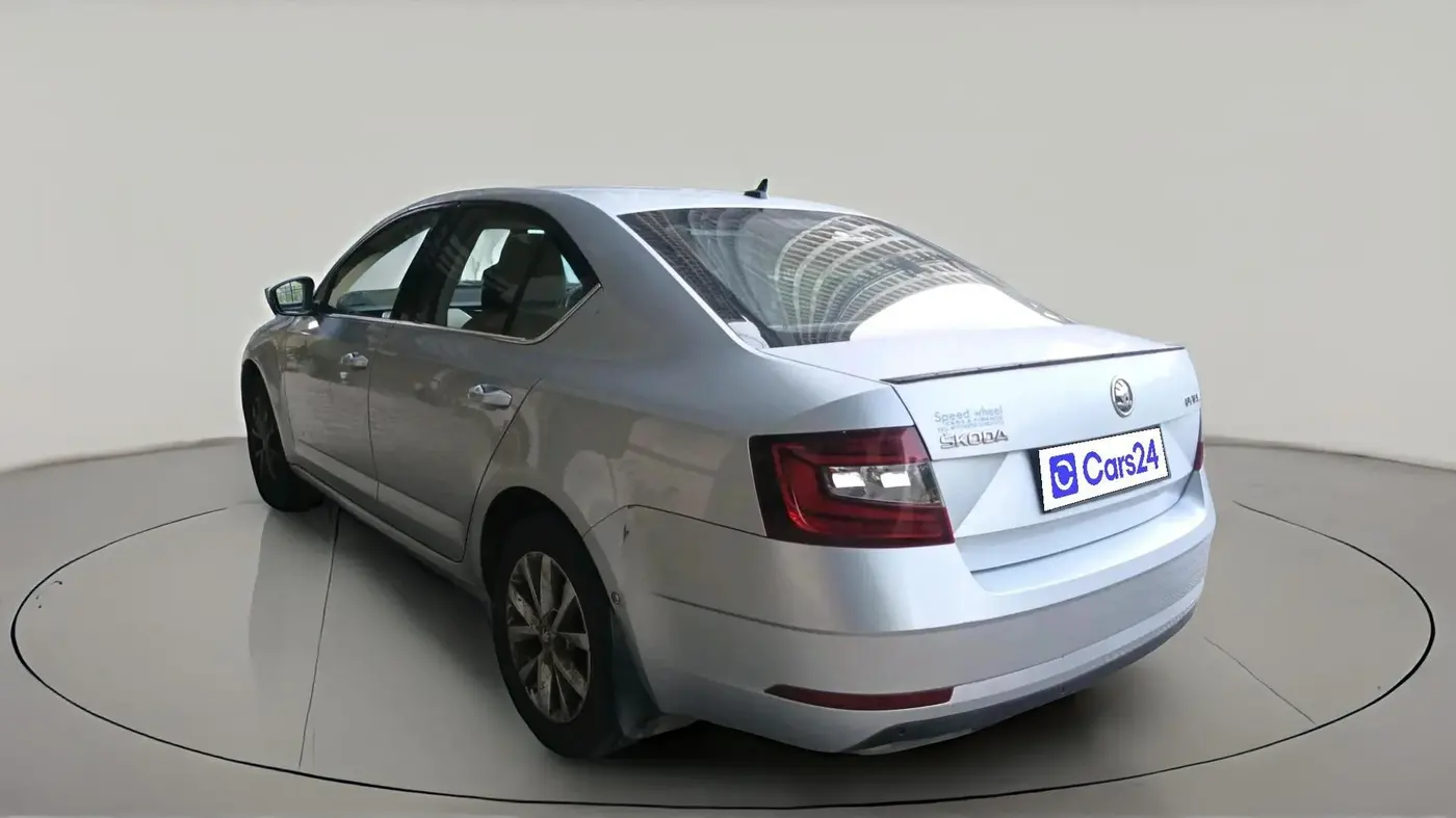2017 Skoda Octavia L&K 1.8 TSI AT, Petrol, Automatic, 1,22,616 km, exterior