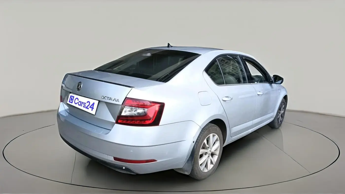 2017 Skoda Octavia L&K 1.8 TSI AT, Petrol, Automatic, 1,22,616 km, exterior