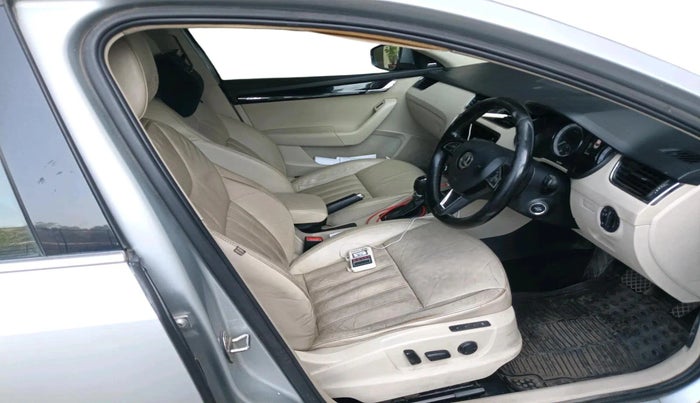 2017 Skoda Octavia L&K 1.8 TSI AT, Petrol, Automatic, 1,22,616 km, interior