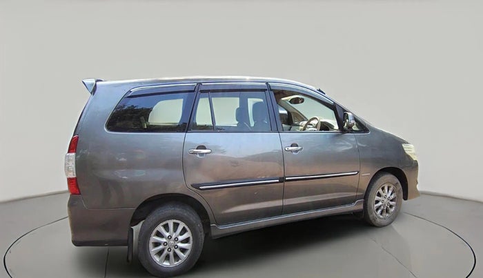 2012 Toyota Innova VX 2.5 7 STR, Diesel, Manual, 2,02,074 km, exterior