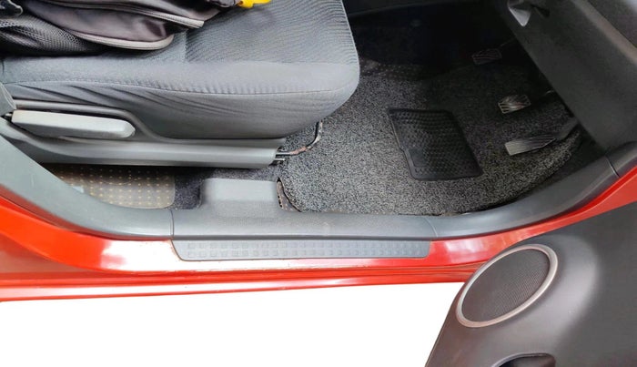 2011 Maruti Swift VXI, Petrol, Manual, 33,697 km, interior