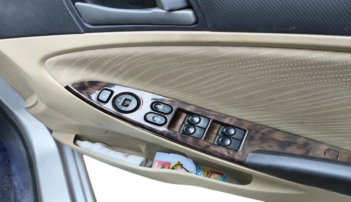 2016 Hyundai Verna 1.6 VTVT SX AT, CNG, Automatic, 71,353 km, interior