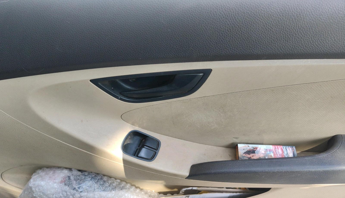 2013 Hyundai Eon ERA +, Petrol, Manual, 71,780 km, interior