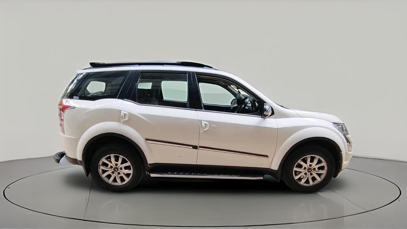 2015 Mahindra XUV500 W10, Diesel, Manual, 1,26,812 km, exterior
