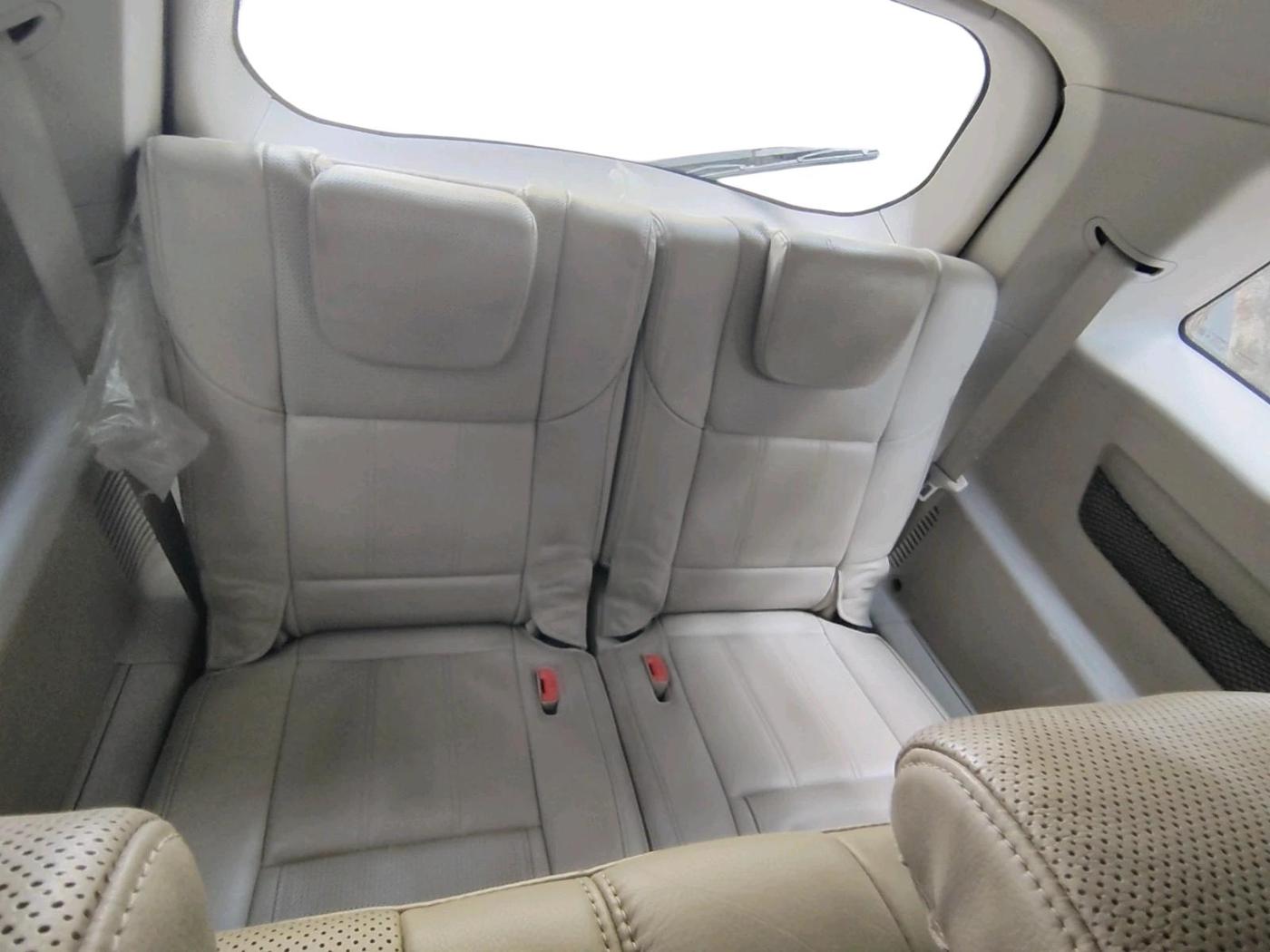 2015 Mahindra XUV500 W10, Diesel, Manual, 1,26,812 km, interior