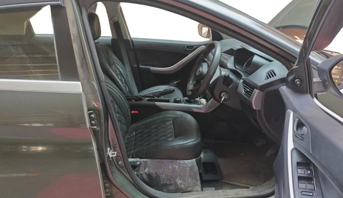 2023 Tata NEXON XM SUNROOF PETROL, Petrol, Manual, 12,175 km, interior