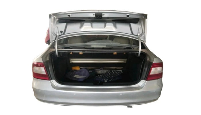 2012 Skoda Rapid ELEGANCE 1.6 MPI AT, Petrol, Automatic, 88,648 km, exterior