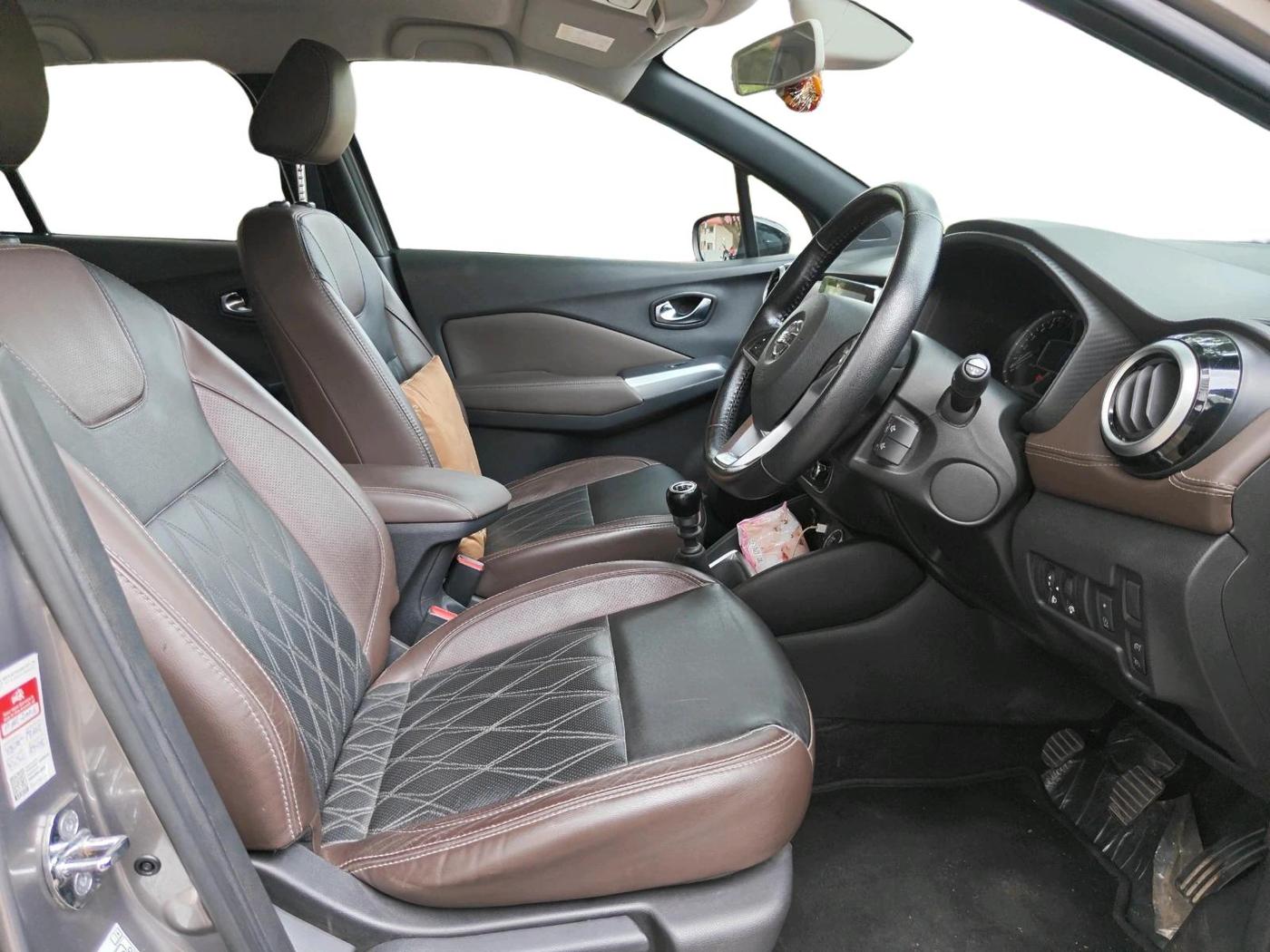 2020 Nissan Kicks XV PREMIUM (O) TURBO 1.3 DUAL TONE, Petrol, Manual, 23,077 km, interior