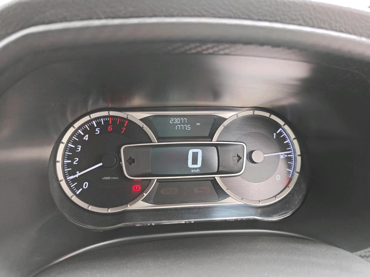 2020 Nissan Kicks XV PREMIUM (O) TURBO 1.3 DUAL TONE, Petrol, Manual, 23,077 km, interior