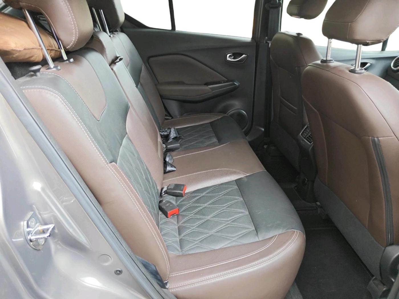 2020 Nissan Kicks XV PREMIUM (O) TURBO 1.3 DUAL TONE, Petrol, Manual, 23,077 km, interior