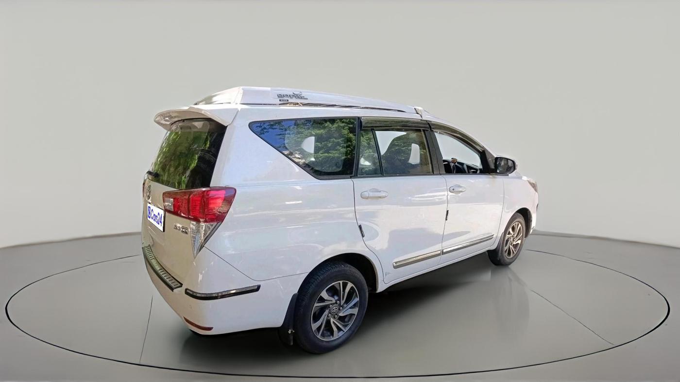 2022 Toyota Innova Crysta 2.4 GX AT 7 STR, Diesel, Automatic, 48,795 km, exterior